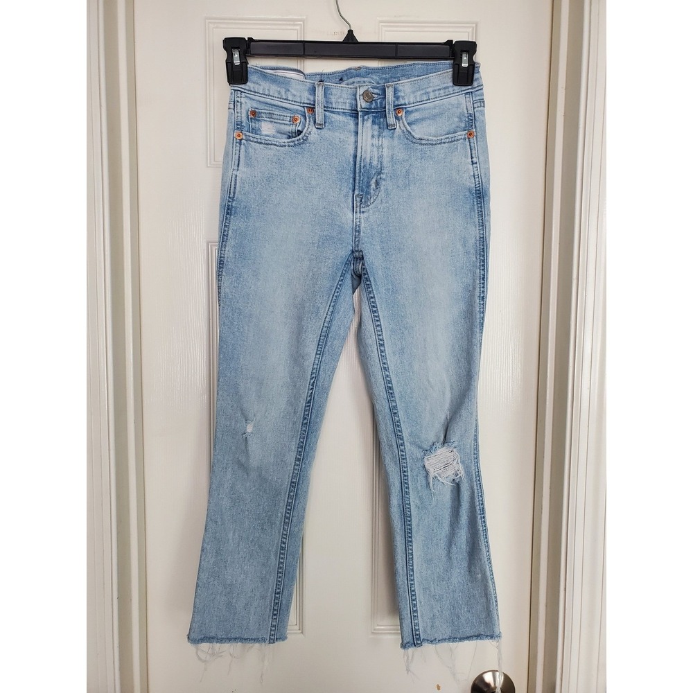 Gap Vintage Slim Mid Rise Jeans Light Wash Distressed Raw Hem 26/2 Regular